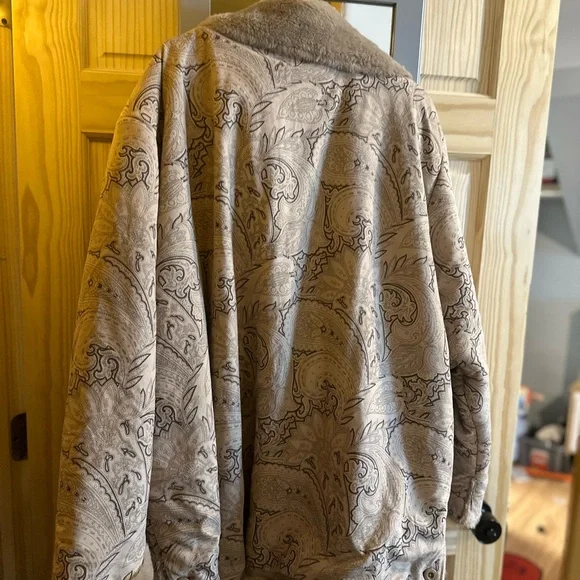 Coldwater Creek Tan Patterned Teddy Jacket - Picture 2 of 5